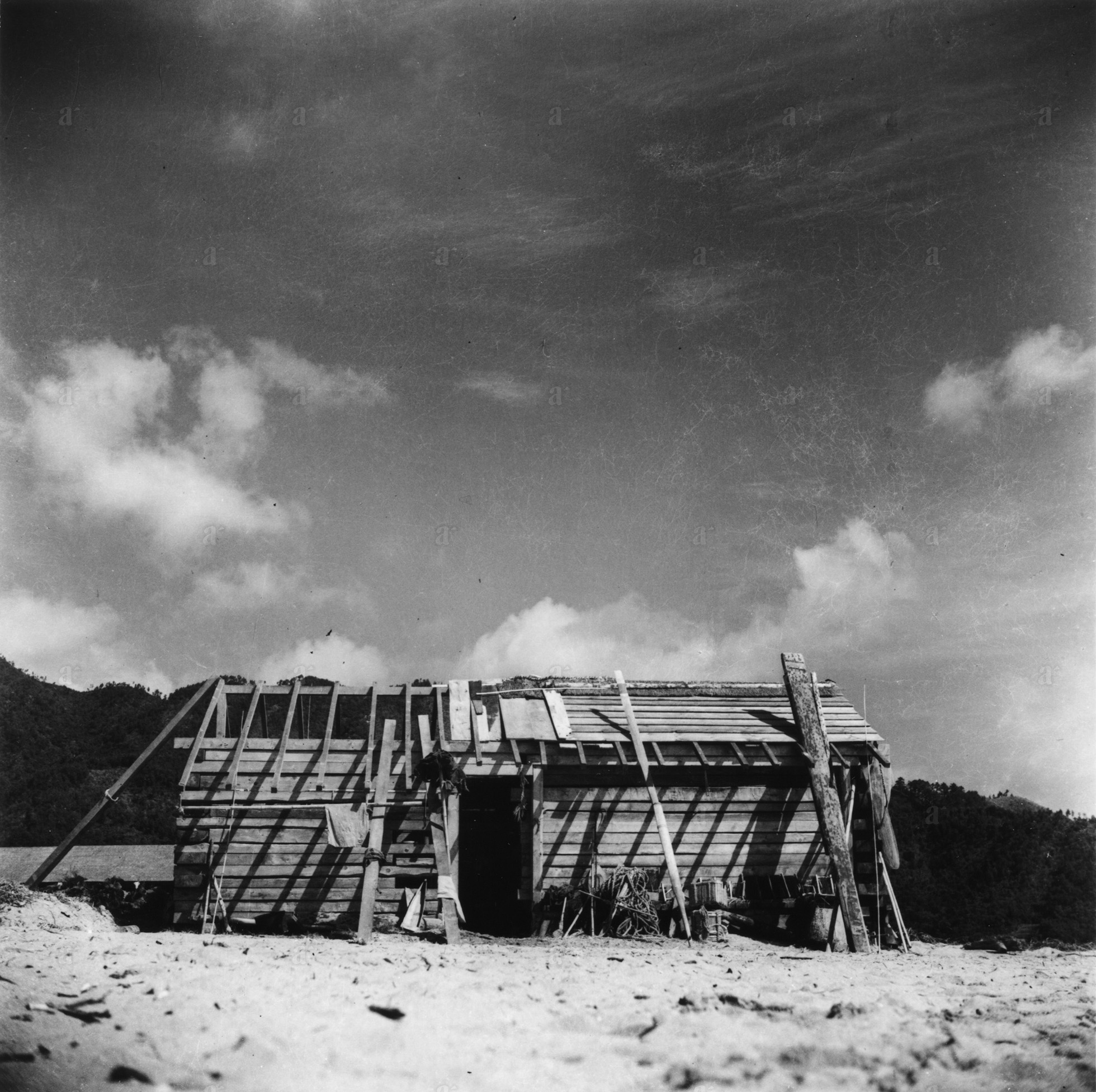 杵島 隆 &ldquo;灘小屋 1950&rdquo; Takashi Kijima &ldquo;Open sea shed 1950&rdquo;